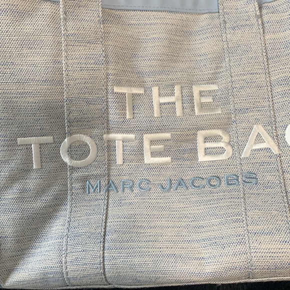 Marc Jacob Tote Bag , used has minor stains on the bottom and handles - Picture 6 of 9